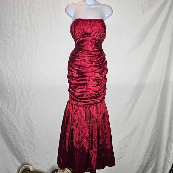 Source Unknown Dresses & Skirts - red strapless mermaid satin ruched vintage y2k prom dress